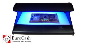 Erre figyeljen a megújult 2000 forintos bankjegy UV lámpával történő vizsgálatakor.