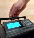 EuroCash EC-1500 Bankjegyszámláló, Pénzszámoló Gép, Beépített Eredetiség Vizsgálattal (UV + MG + IR + DD)